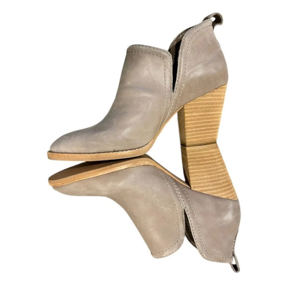 Jeffrey Campbell Rosalee Booties in Ivory Leather Size 6 - Picture 3 of 7